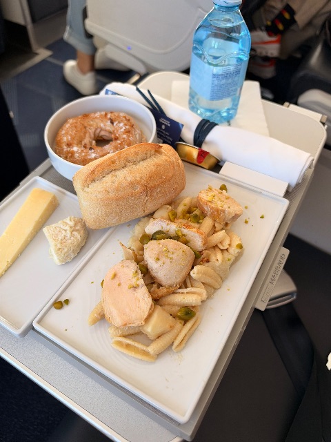 Food & Drink on Air France, CDG to BUD